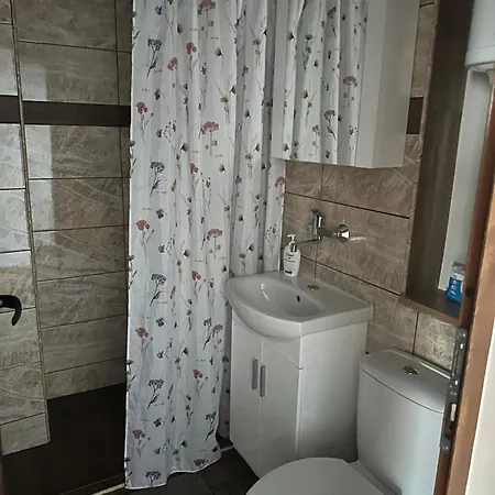 Rose Apartment *